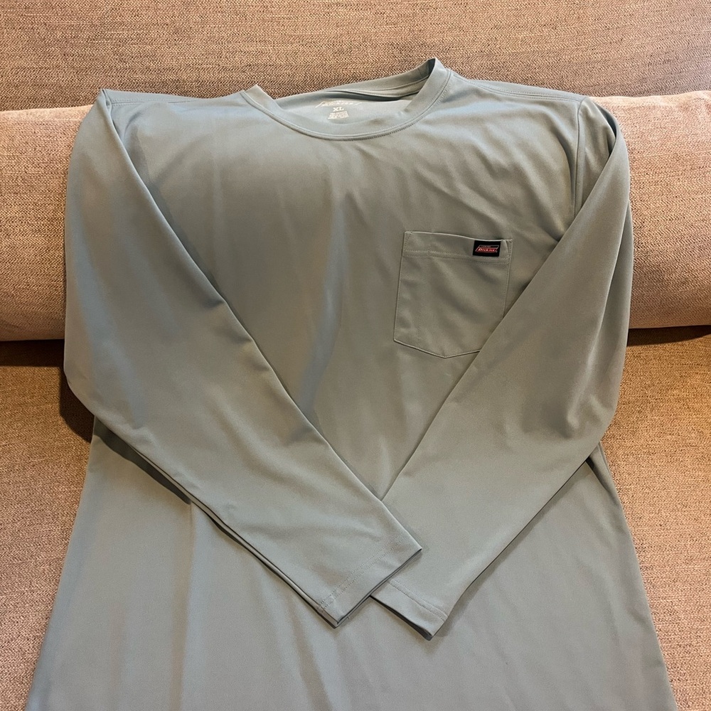 Dickies men XL long sleeve casual sage green excellent condition